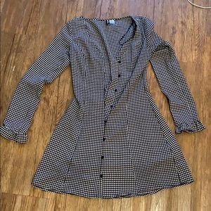 Black and white patterned dress